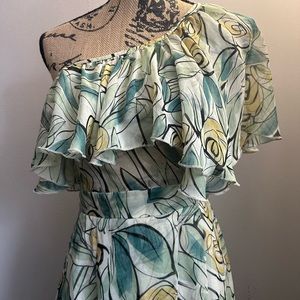 I’m selling this Twenty one beautiful dress size S multicolor.